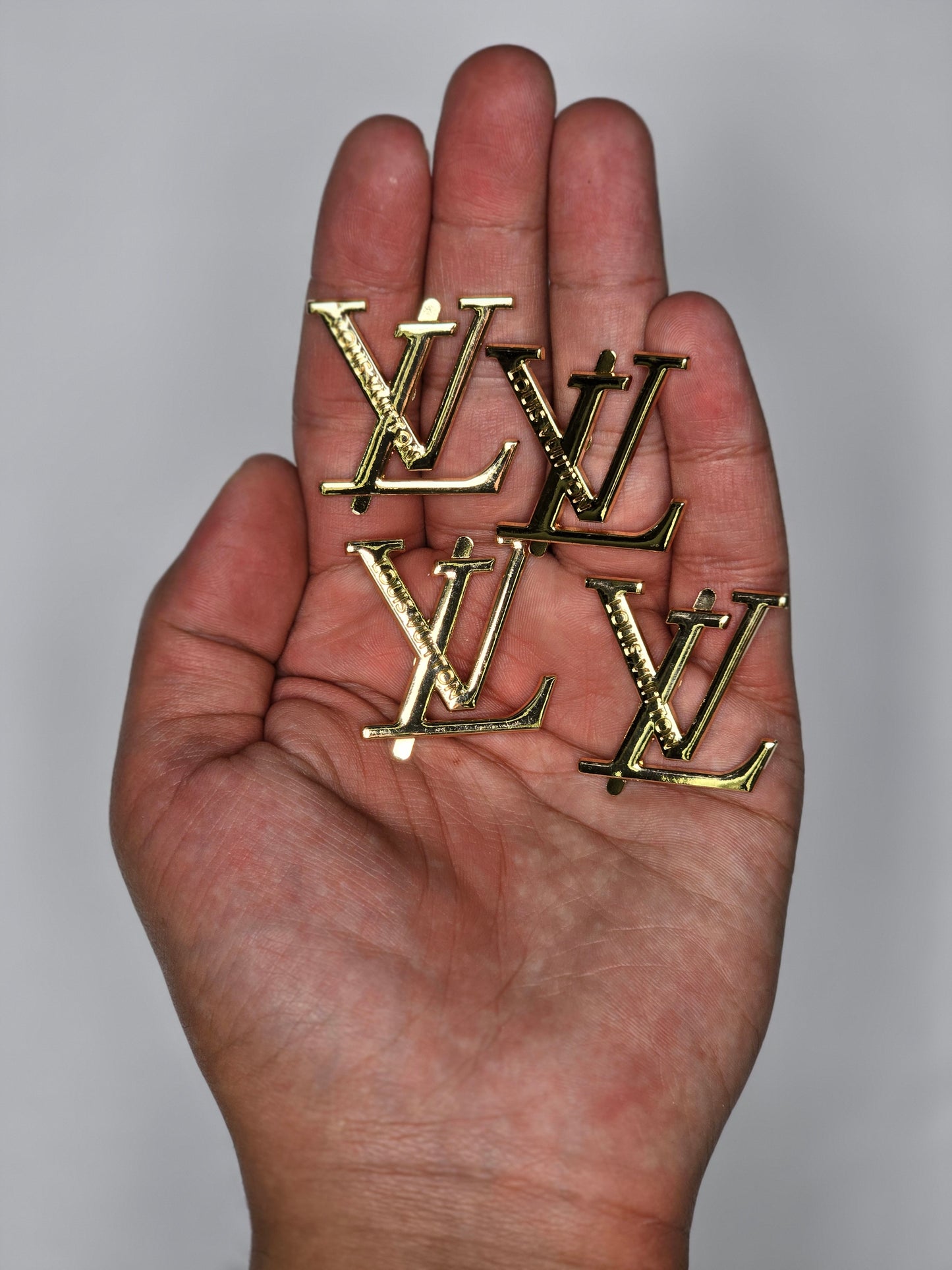 لوجو LV